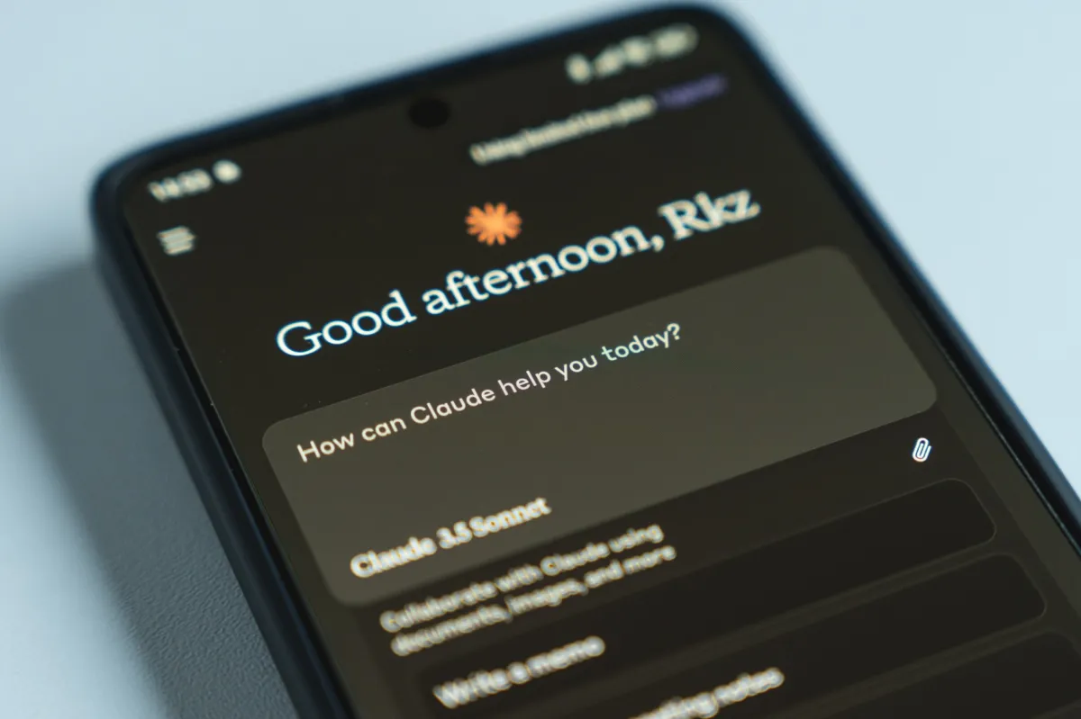 How Hotel Chatbots Are Revolutionizing Hospitality