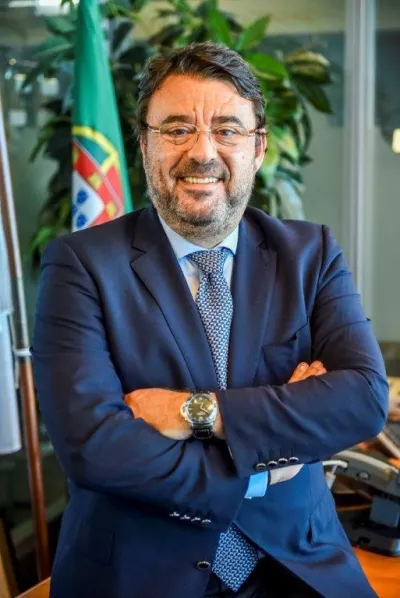 António Loureiro